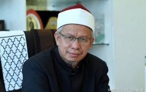 Eks Menteri Agama Malaysia Bikin Bingung Usai Sebut Penguin Menggemaskan dan Halal Dikonsumsi 