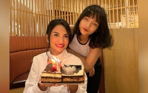 Viral Lagi Video Fuji Bantu Tata Rambut Vanessa Angel Bak Asisten Pribadi, Bikin Nyesek