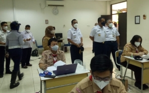 Puluhan Sekolah di Depok Ditutup, Anies Baswedan Didesak Hentikan PTM Akibat Lonjakan Kasus Omicron