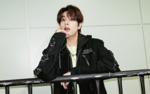 8 Potret Jake ENHYPEN, Idol Yang Dibiarkan Agensi Pakai Kalung Nama Tuhan