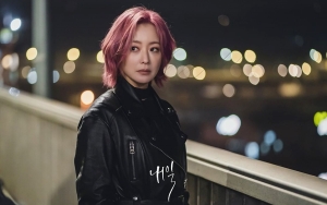 Jadi Malaikat Maut, Kim Hee Sun Badass Abis Tampil Dengan Rambut Pink di 'Tomorrow'