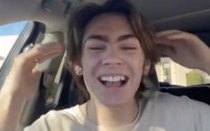 Zach Smith Viral Usai Nyanyi Lagu Lawas Ayahnya Yang Belum Pernah Dirilis, Tuai Pujian Rekan Artis
