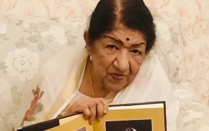 Lata Mangeshkar Penyanyi Legendaris Bollywood Meninggal, India Perintahkan Bendera Setengah Tiang