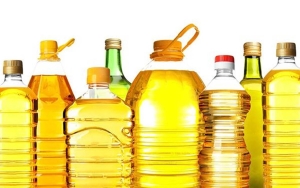 12 Ton Minyak Goreng Curah Didistribusikan ke Pedagang Pasar Lewat Holding Pangan