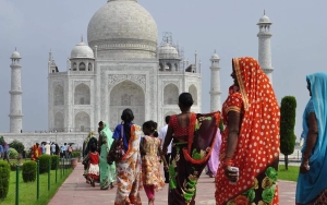 Siswi Muslim India Kecam Larangan Hijab: Ini Pelecehan yang Ditargetkan!