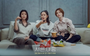 Son Ye Jin Cs Cekikikan di Balik Poster Cantik 'Thirty Nine' Bak Sedang Foto Kelulusan
