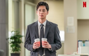 Viral Lee Jun Young Menggonggong Bak Anjing di 'Love and Leashes', Akting Dipuji