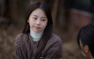Jadi Adik Yeon Woo Jin, Sohee Pancarkan Dua Sisi Berbeda di Foto Adegan 'Thirty Nine'