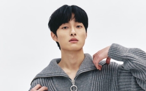Yoon Chan Young Bahas Cinta, Tipe Ideal, dan Park Ji Hu sebagai Junior di Kampusnya
