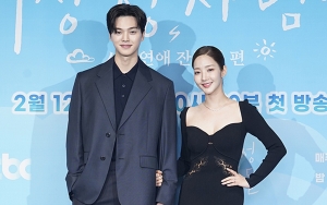 Song Kang Malu Dipuji Park Min Young di Lokasi 'Forecasting Love And Weather'