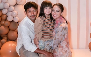 Putri Ririn Ekawati Ziarah ke Makam Sang Papa, Ibnu Jamil Gak Ikut?