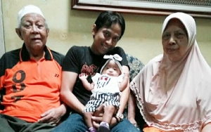 Doddy Masuk Liang Lahat Makamkan Kakek Vanessa Angel, Ciuman Terakhir Ibunda Bikin Nyesek