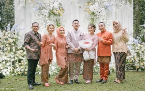 Hari Ini Sang Adik Menikah, Ayu Ting Ting Beber Alasan Tak Diizinkan Ikut Dalam Prosesi Siraman