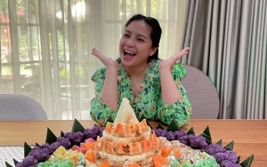 Ibu-Ibu Berebut Harga Murah, Minyak Goreng Pilihan Nagita Slavina Jadi Perbincangan