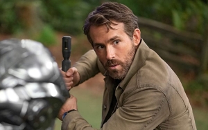Ryan Reynolds Ketemu dan Ngobrol dengan Dirinya yang Lebih Muda di Cuplikan 'The Adam Project'