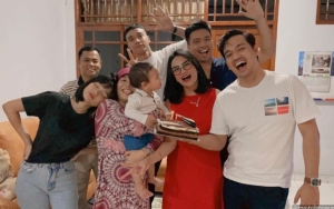 Mesra Saling Cinta Bak Bibi-Vanessa Angel, Begini 8 Potret H. Faisal Dan Dewi Zuhriati