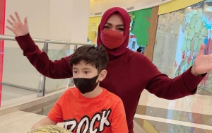 Rafathar Santai Minta Uang Rp 5 Juta Buat Main Game, Rieta Amilia Langsung Beri Cuma-cuma? 