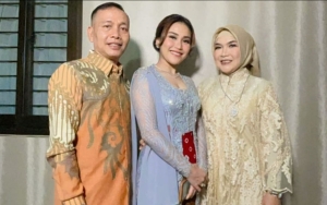 Ayah Ayu Ting Ting Direspons Positif Meski Pamer Jarinya Penuh Cincin, Doddy Sudrajat Kok Terseret?