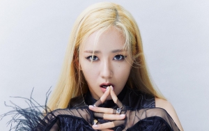 Bomi A Pink Tampil Totalitas Meski Kaki Berdarah, Intip 8 Pesona Cerianya