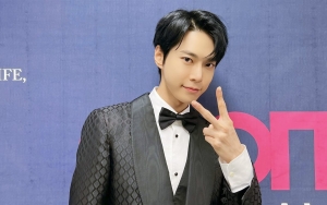 Biasa Kelewat Sopan, Doyoung NCT Bikin Menggila Pamer Abs Sempurna