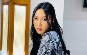 Keren Parah, Hwasa MAMAMOO Tampilkan Aura Nge-Rock Sekaligus Feminin di Pemotretan Baru