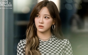 Begini Perasaan Kim Sejeong Saat Dituntut Jalani Kehidupan Ganda di 'Business Proposal'