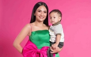 Usai Kunjungi Makam Vanessa Angel, Gala Seperti Tahan Tangis Sambil Panggil Mama Saat Di Rumah Baru