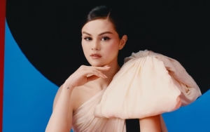 SAG Awards 2022: Selena Gomez Jatuh Terpeleset di Red Carpet, Endingnya Tak Terduga
