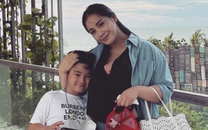 Rafathar Putra Nagita Slavina Semringah Nyanyi Lagu ‘Andai Aku Jadi Kaya’, Paras Disorot