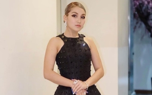 Viral Kelakuan Ayu Ting Ting 'Ganggu' MC Nikahan Sang Adik, Malah Bikin Ngakak