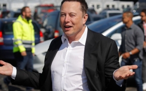 Didesak Bantu Ukraina, Elon Musk Kirimkan Perangkat Layanan Internet Starlink