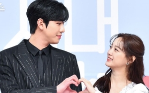Ahn Hyo Seop Beri Pujian Ini pada Kim Sejeong Saat Syuting Kencan Buta di 'Business Proposal'