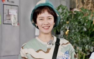 Song Ji Hyo Bergaya Tomboy di Postingan Baru, Makin Cantik dengan Rambut Pendek