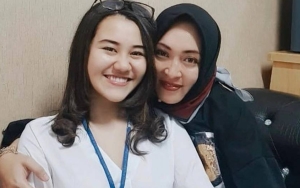 Angelina Sondakh Bebas Setelah 10 Tahun di Bui, Momen Diajari Aaliyah Massaid Main IG Curi Perhatian