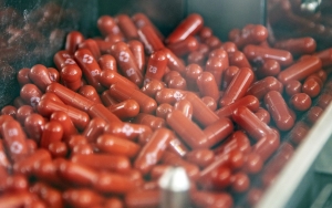 WHO Rekomendasikan Pil COVID-19 Merck untuk Pasien Bergejala Ringan