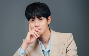Choi Woo Shik Ungkap Reaksi V BTS dan Gong Yoo Nonton 'Our Beloved Summer'