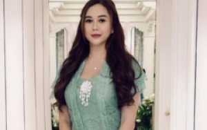 Aura Kasih Lebih Sabar Hadapi Persoalan Hidup