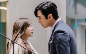 Beredar Adegan Ranjang Webtoon 'Business Proposal', Kim Sejeong & Ahn Hyo Seop Siap Akting?