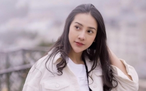 Beda dengan 'Grup Sebelah', Rombongan Anya Geraldine ke Paris Justru Tuai Pujian Selangit?