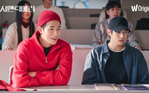 Puji Jaechan Dongkiz & Park Seoham, Sutradara Drama BL 'Semantic Error' Nangis Saat Proses Produksi