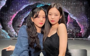 Penampilan Jennie dan Jisoo BLACKPINK di PFW Diadu, Siapa yang Lebih Disukai?