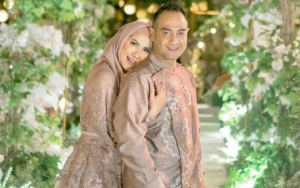 Pengantin Baru, Venna Melinda dan Ferry Irawan Pose Mesra di Bathtub Banjir Komentar Begini