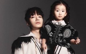 Simon D Dapat Hadiah Aegyo Imut Dari Keponakan Cantik di Hari Ulang Tahun