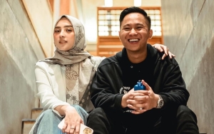 Senandungkan Lagu Kesetiaan, Ekspresi Istri Doni Salmanan Justru Isyaratkan Hal Berbeda?