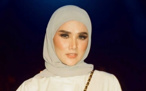 Mulan Jameela Pakai Baju Pengantin Saat Manggung, Dipuji Bak Bidadari Surga