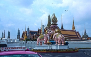 Thailand Tetap Netral Perpanjang Visa Ribuan Turis Rusia-Ukraina yang Terdampar Imbas Sanksi Perang
