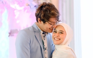 Lesti Kejora Dikira Cekikikan Sambil Bisik-Bisik ke Pria Lain, Ekspresi Rizky Billar Bikin Kepo