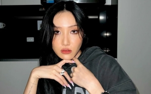 Suka Pakai Busana Terbuka dan Riasan Tebal, Hwasa Ungkap Pendapat Orang yang Salah Tentangnya