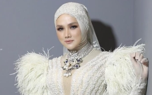 Reaksi Mulan Jameela Usai Pamer Ekspresi Foto dengan Bibir Sedikit Terbuka Malah Kena ‘Tegur’