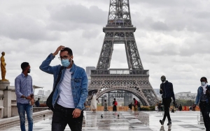 Prancis 'Kembali Normal' Cabut Sebagian Besar Pembatasan COVID-19, Masker Tak Lagi Wajib